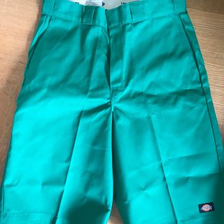 ディッキーズ(Dickies)の《新品》緑ディッキ 32(ハーフパンツ)