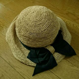 カシラ(CA4LA)のCA4LA 黒リボン ストローハット 新品(麦わら帽子/ストローハット)