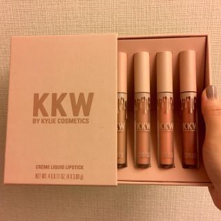 カイリーコスメティックス(Kylie Cosmetics)の✴︎日本未発売✴︎kylie jenner○KKW ♥︎4本セット♥︎(口紅)