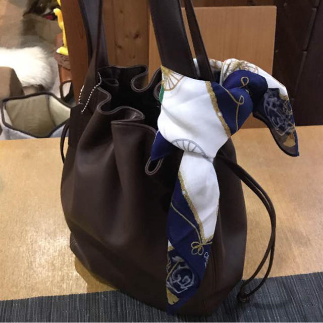 celine(セリーヌ)のはるかさま  セリーヌ  バンダナ スカーフ  ハンカチ  新品未使用 レディースのファッション小物(バンダナ/スカーフ)の商品写真