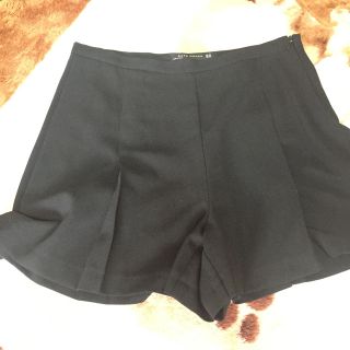 ザラ(ZARA)のザラ さらっと着られるショートパンツ ブラック とろみ(ショートパンツ)