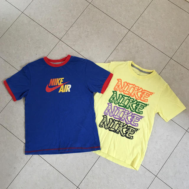 NIKE(ナイキ)のナイキ 140 S Tシャツ 2枚セット キッズ/ベビー/マタニティのキッズ服男の子用(90cm~)(Tシャツ/カットソー)の商品写真