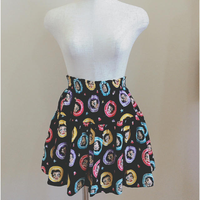 Lochie(ロキエ)のベティちゃん スカート レディースのスカート(ミニスカート)の商品写真