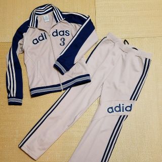 アディダス(adidas)のタウン着にもOKレディースadidasウェア上下(ウエア)