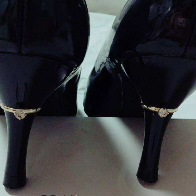 【お値下げ】エナメル ハイヒール  黒 ノーブランド レディースの靴/シューズ(ハイヒール/パンプス)の商品写真