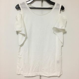 ジーユー(GU)の美品！ジーユー♡肩出し♡白トップス(Tシャツ(半袖/袖なし))