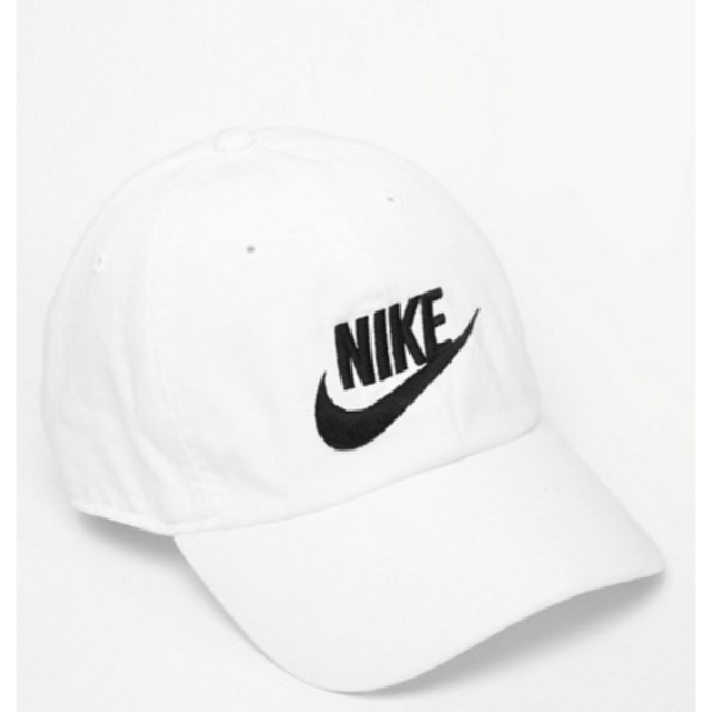 NIKE(ナイキ)の海外モデル★新品！NIKE★ナイキswooshロゴキャップ レディースの帽子(キャップ)の商品写真