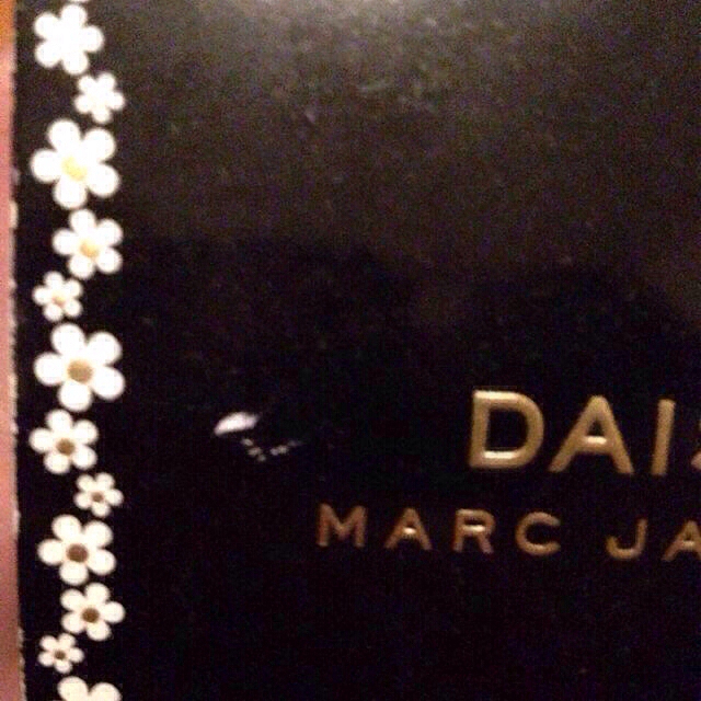 MARC JACOBS(マークジェイコブス)のDAISY (MARC JACOBS) コスメ/美容の香水(香水(女性用))の商品写真