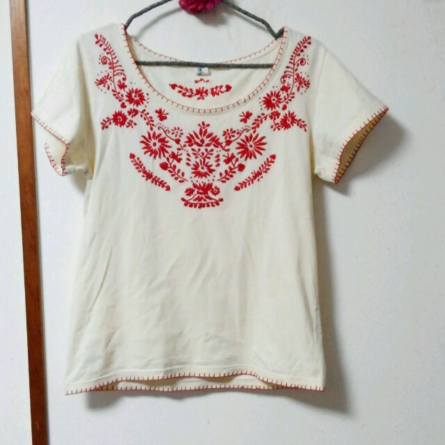 titicaca(チチカカ)のチチカカ刺繍Tシャツsizeフリー レディースのトップス(Tシャツ(半袖/袖なし))の商品写真