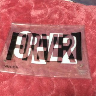 フォーエバートゥエンティーワン(FOREVER 21)のクリアクラッチバッグ(クラッチバッグ)