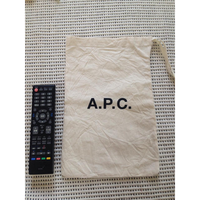 A.P.C(アーペーセー)の巾着 レディースのファッション小物(その他)の商品写真