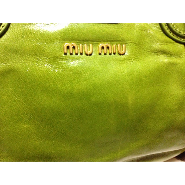 MIU MIU(ミュウミュウ)の⭐miumiuバッグ  お取り置き🌟 レディースのバッグ(ハンドバッグ)の商品写真