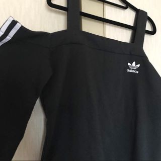 アディダス(adidas)のaddidas オフショル 日本未加入(シャツ/ブラウス(半袖/袖なし))