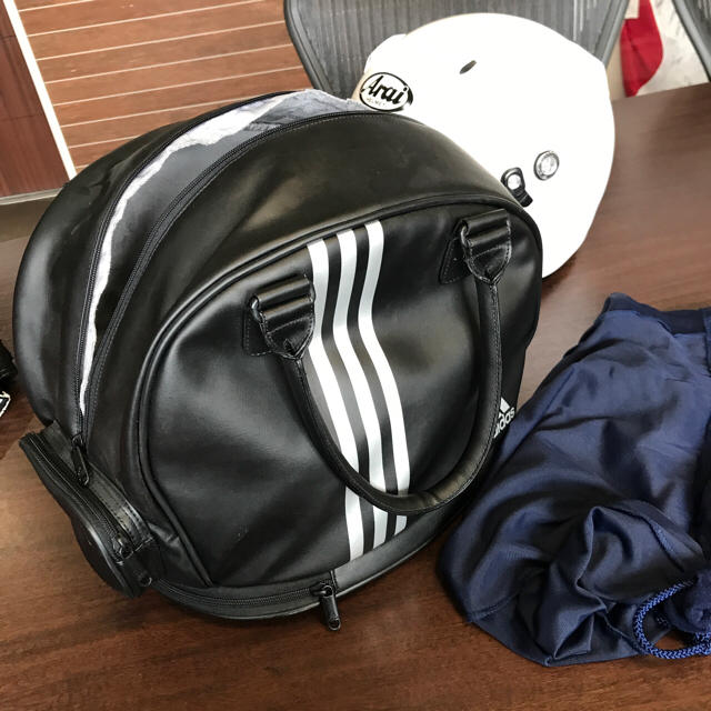 adidas(アディダス)のadidas ヘルメットケース 自動車/バイクのバイク(ヘルメット/シールド)の商品写真