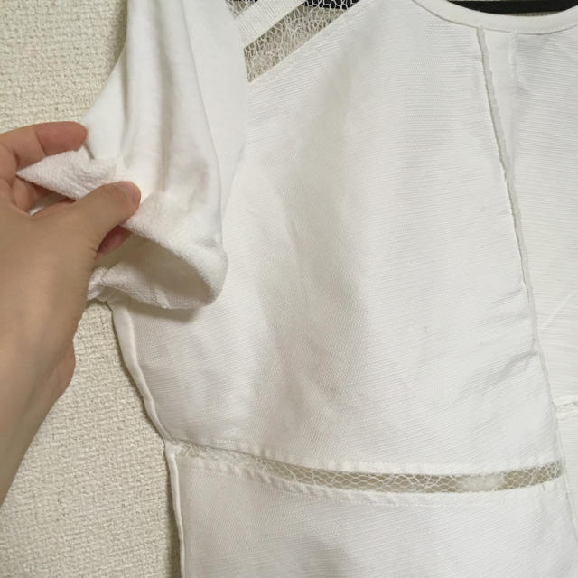 ZARA(ザラ)の新品未使用 ZARA レース Tシャツ オフホワイト レディースのトップス(Tシャツ(半袖/袖なし))の商品写真
