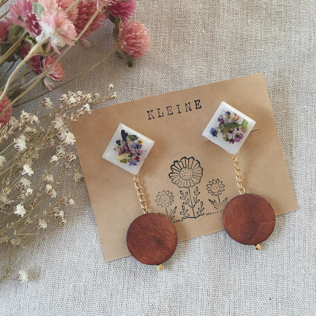 Kastane(カスタネ)のdryflower❁︎wood beads ハンドメイドのアクセサリー(イヤリング)の商品写真