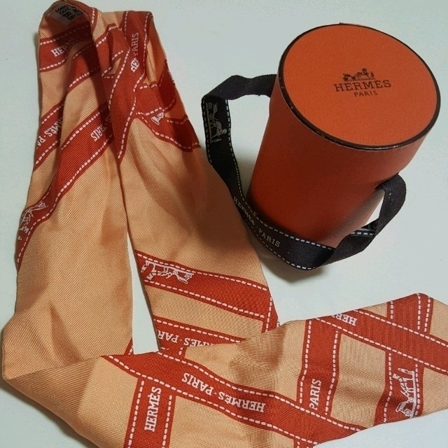 HERMÈS エルメス ツイリー