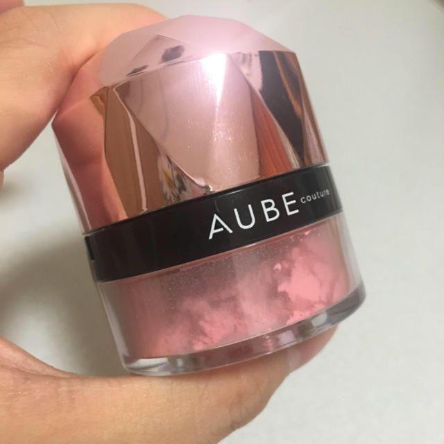 AUBE couture(オーブクチュール)のお値下げ ぽんぽんチーク コスメ/美容のベースメイク/化粧品(チーク)の商品写真