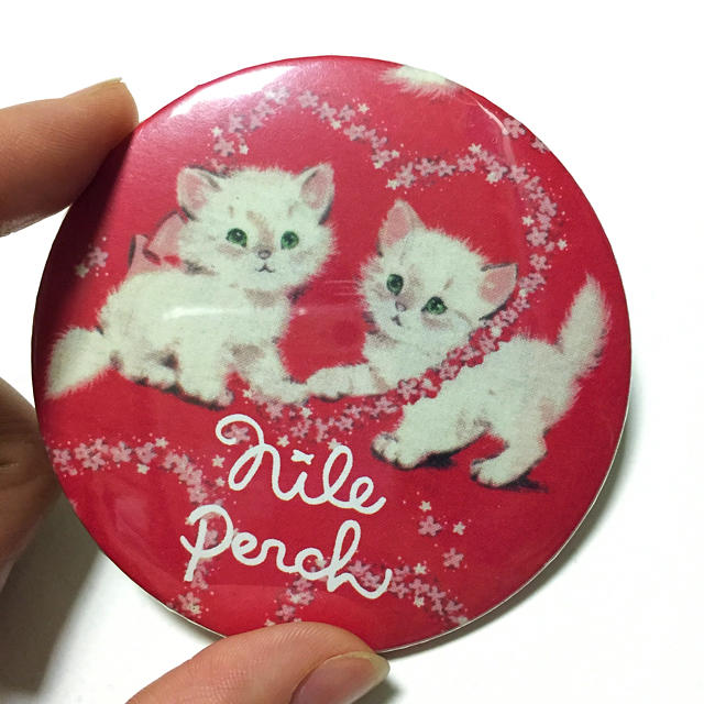 NILE PERCH(ナイルパーチ)のNile Perch 猫ちゃん缶バッジ レディースのファッション小物(その他)の商品写真