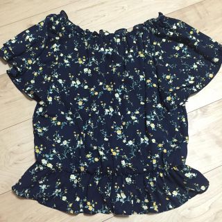 イング(INGNI)のINGNI花柄オフショルトップス♡(カットソー(半袖/袖なし))