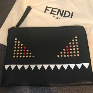 フェンディ(FENDI)のFENDIクラッチ(クラッチバッグ)