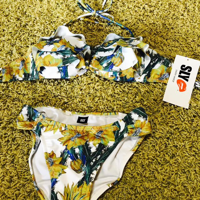 SLY(スライ)のSLY 花・サボテン柄 バンドゥ レディースの水着/浴衣(水着)の商品写真