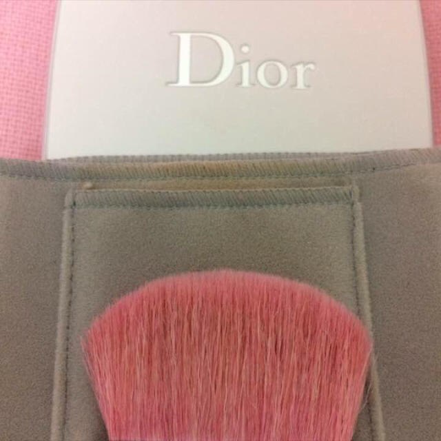 Christian Dior(クリスチャンディオール)のDior スノーレインボーパウダー 001レインボー コスメ/美容のベースメイク/化粧品(フェイスパウダー)の商品写真