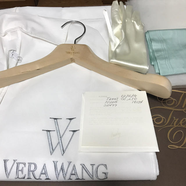 Vera Wang(ヴェラウォン)のVera Wang Deandra US6 wedding dress レディースのフォーマル/ドレス(ウェディングドレス)の商品写真