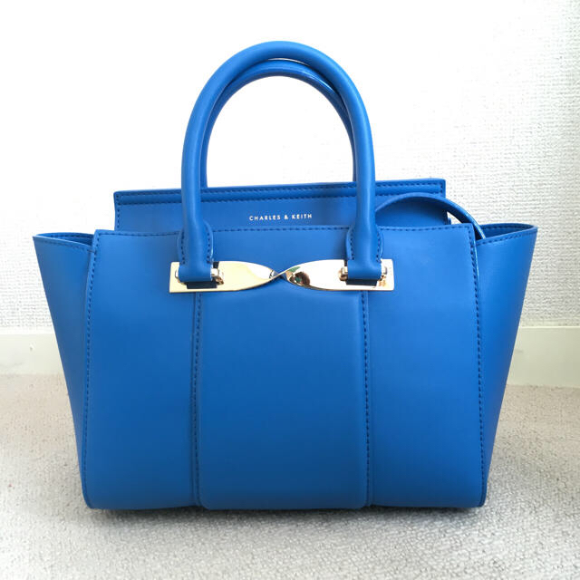 Charles and Keith(チャールズアンドキース)の☆CHARLES & KEITH ハンドバック2WAY☆ブルー レディースのバッグ(ショルダーバッグ)の商品写真