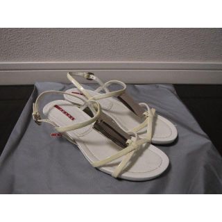 プラダ(PRADA)の●4万プラダスポーツ希レザー革サンダル刻印入りメタルプレートウエッジソール美品(サンダル)