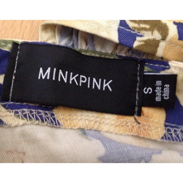 MINKPINK(ミンクピンク)の花柄フレアワンピース 美品 レディースのワンピース(ひざ丈ワンピース)の商品写真