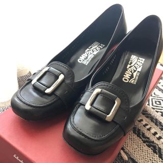 サルヴァトーレフェラガモ(Salvatore Ferragamo)のSalvatore Ferragamo 黒パンプス(ハイヒール/パンプス)