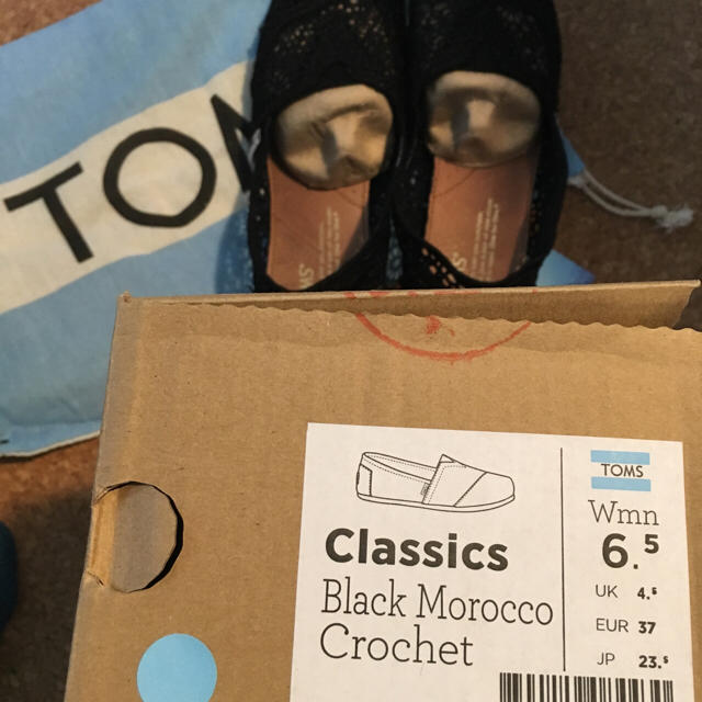 TOMS(トムズ)の専用 TOMS レースシューズブラック23.5㎝ レディースの靴/シューズ(スニーカー)の商品写真