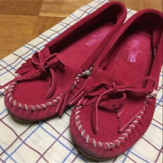 ミネトンカ(Minnetonka)の初夏に♪ミネトンカ☆モカシン 赤 size7 24.0相当 MINNETONKA(スリッポン/モカシン)