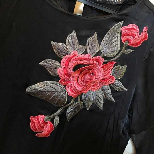 Zara Zara バラワッペンワンピースの通販 By ザラならラクマ Zara Zara バラワッペンワンピースの通販 By ザラならラクマ