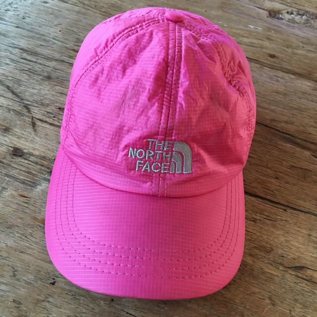 THE NORTH FACE(ザノースフェイス)のピンクキャップ レディースの帽子(キャップ)の商品写真