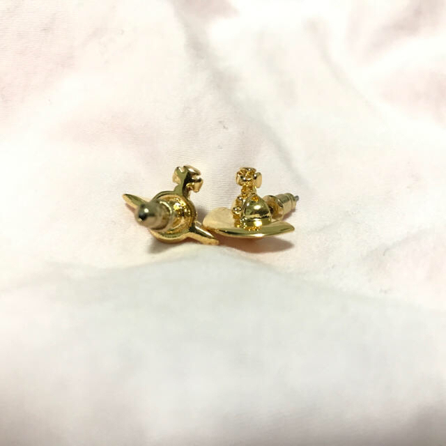 Vivienne Westwood(ヴィヴィアンウエストウッド)の新品 ヴィヴィアン ウエストウッド ピアス レディースのアクセサリー(ピアス)の商品写真