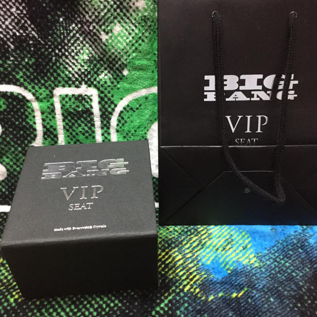 SWAROVSKI(スワロフスキー)のBIGBANG VIPシート特典 エンタメ/ホビーのタレントグッズ(アイドルグッズ)の商品写真