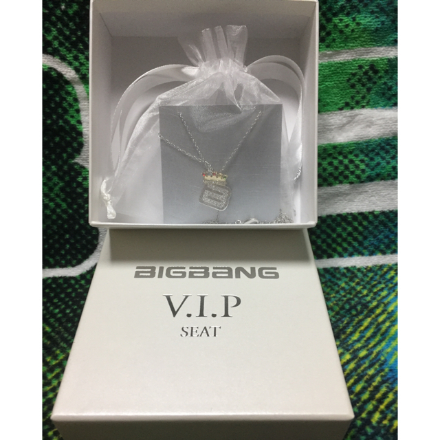 SWAROVSKI(スワロフスキー)のBIGBANG VIPシート特典 エンタメ/ホビーのタレントグッズ(アイドルグッズ)の商品写真