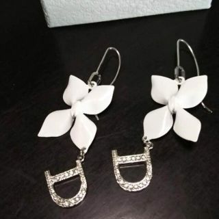 ♡Diorフラワーピアス