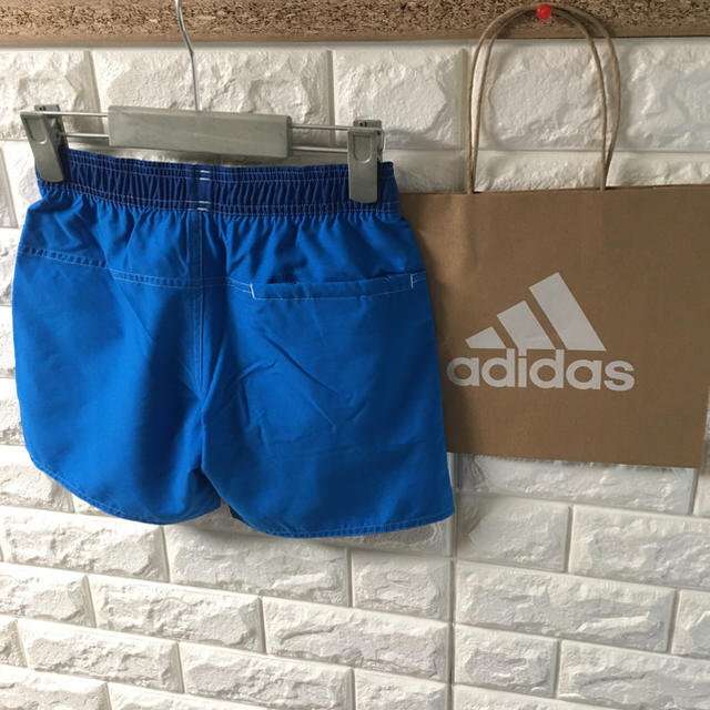 adidas(アディダス)の新品❣️アディダス❣️スイミングウェア リニアロゴ ショーツ キッズ/ベビー/マタニティのキッズ服男の子用(90cm~)(水着)の商品写真