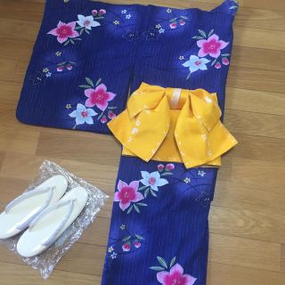 【送料込】紺色 浴衣 花柄(浴衣)