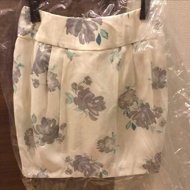 Noela(ノエラ)のノエラ 花柄スカート レディースのスカート(ひざ丈スカート)の商品写真