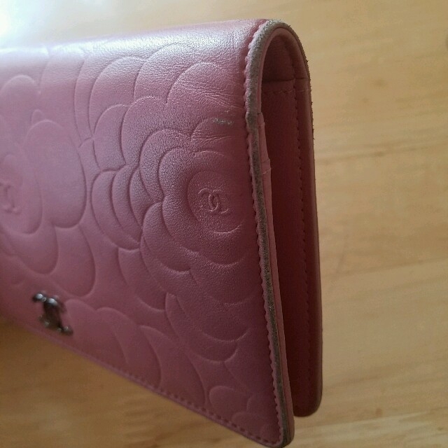 CHANEL(シャネル)の正規品シャネル カメリア財布 ピンク  レディースのファッション小物(財布)の商品写真