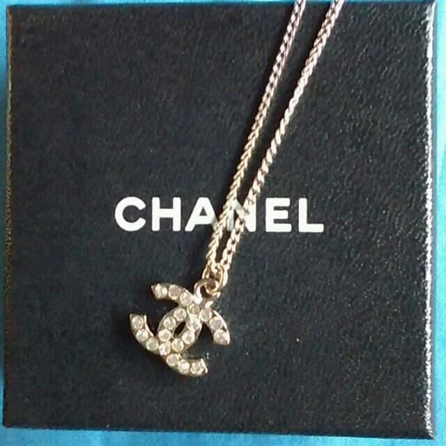 価格は安く CHANEL シャネル チョーカー♡ カメリア ココ♡ヒスイ風