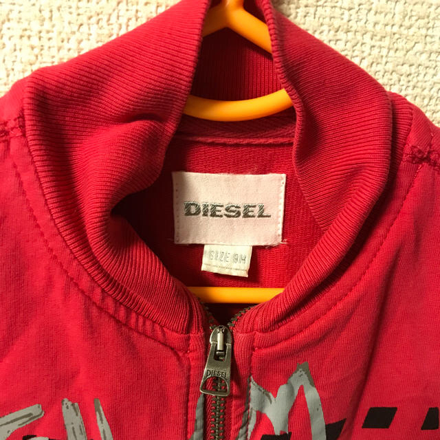 DIESEL(ディーゼル)の☆美品 ディーゼル  9M パーカー プラムレッド☆ キッズ/ベビー/マタニティのベビー服(~85cm)(カーディガン/ボレロ)の商品写真