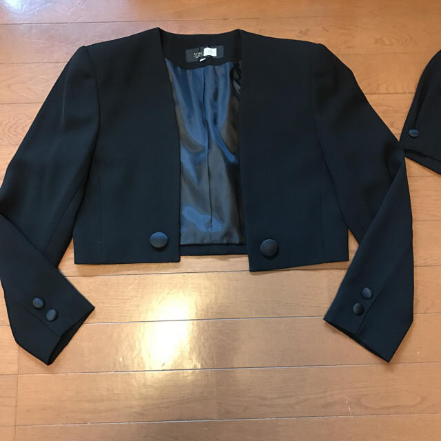 SOIR(ソワール)の美品東京ソワールの高級喪服 シンプル ７号 クリーニング済み ブラックフォーマル レディースのフォーマル/ドレス(礼服/喪服)の商品写真