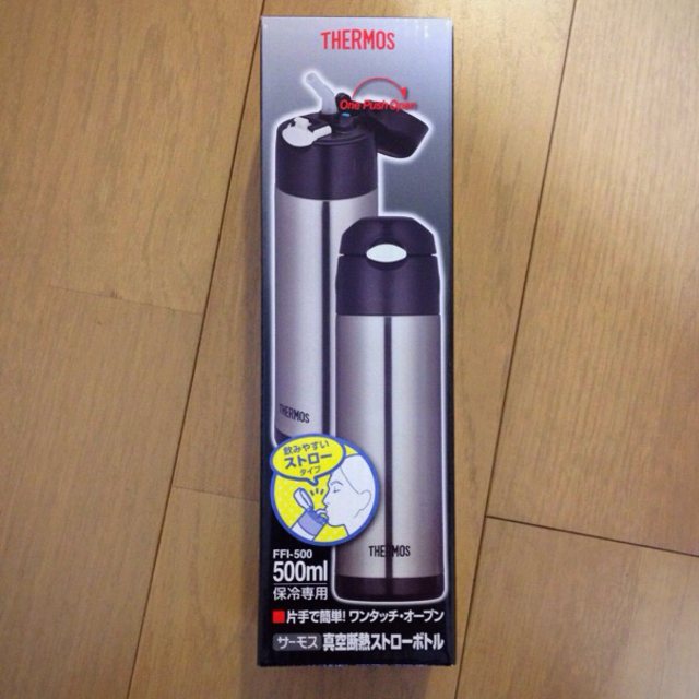 THERMOS(サーモス)の訳あり 新品未使用 サーモス 500ml ストローマグ 値下げ マグマグ 水筒 キッズ/ベビー/マタニティの授乳/お食事用品(マグカップ)の商品写真