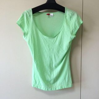 エイチアンドエム(H&M)のH&M ライムグリーンTシャツ(Tシャツ(半袖/袖なし))