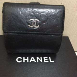 シャネル(CHANEL)の本物シャネルの黒カメリア模様のお財布　 (財布)